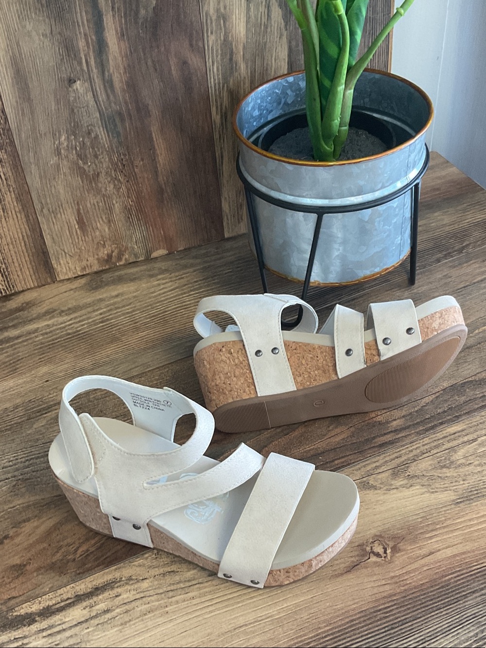 Very G Cream Cork Casper Wedge Sandals 7